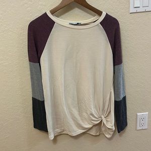 Women’s Medium Color-blocked Long Sleeve shirt with twist